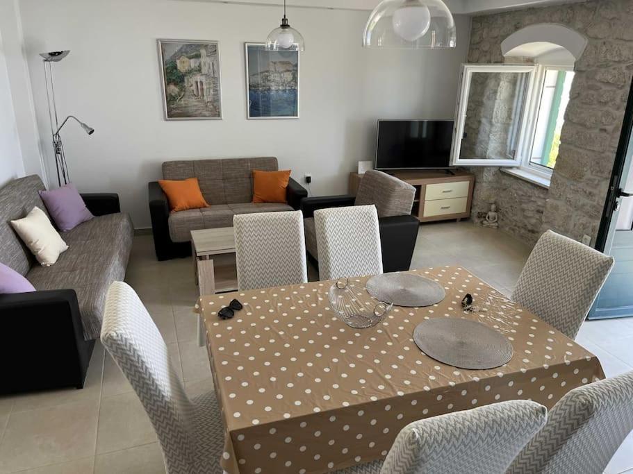 Holiday Home Aria Podgora Eksteriør billede